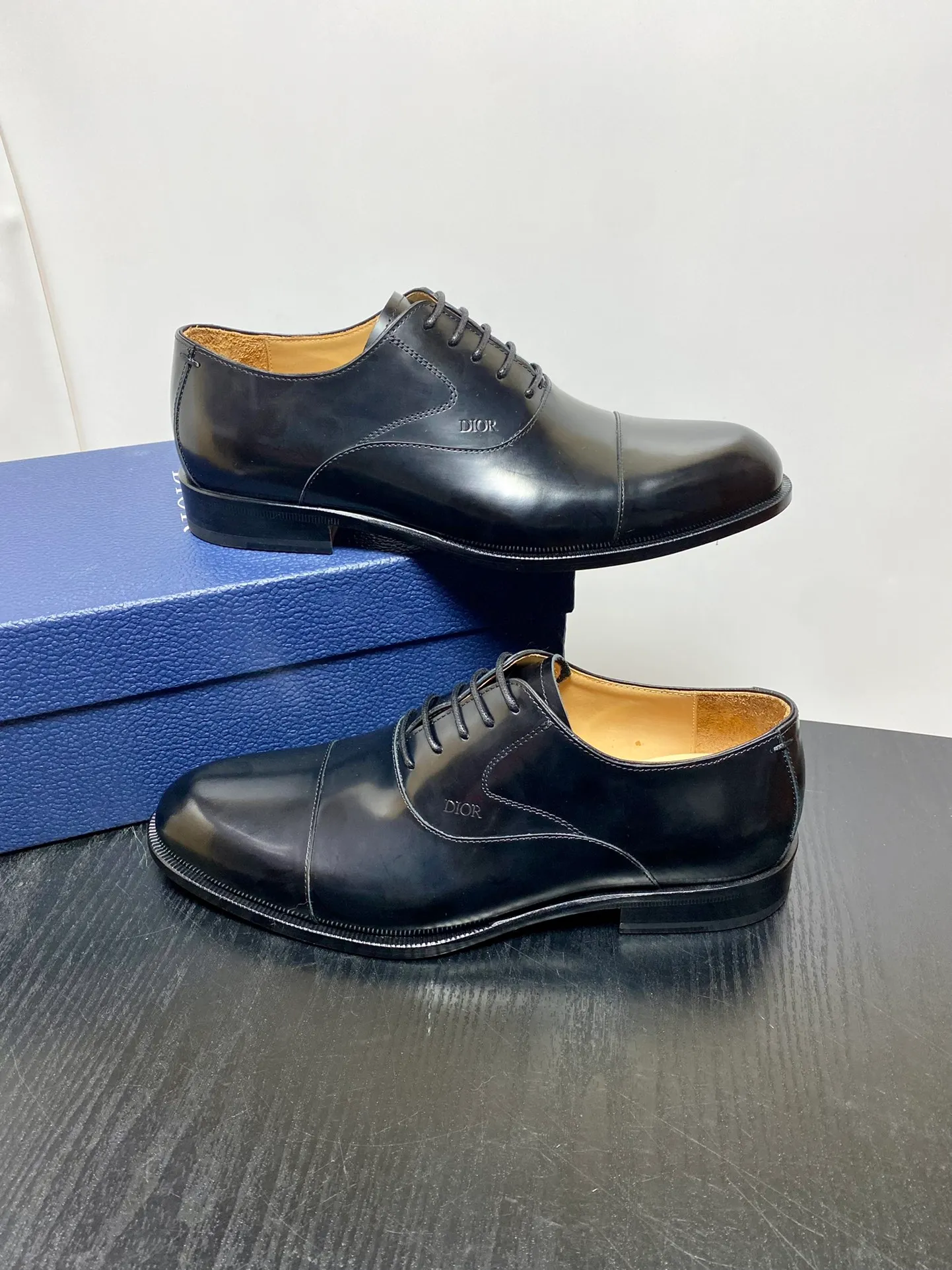 Men's shoes 💰960 Dior Derby shoes | Genuine leather sole formal leather shoes | Carefully crafted with open-edge beaded cowhide | Water-dyed cowhide lining | With classic lace-up closure | Exquisite embossed brand logo on the side | Glossy stacked heel design enhances style | Can be matched with formal or casual looks Size: 39-44 (customized at 38.45.46)